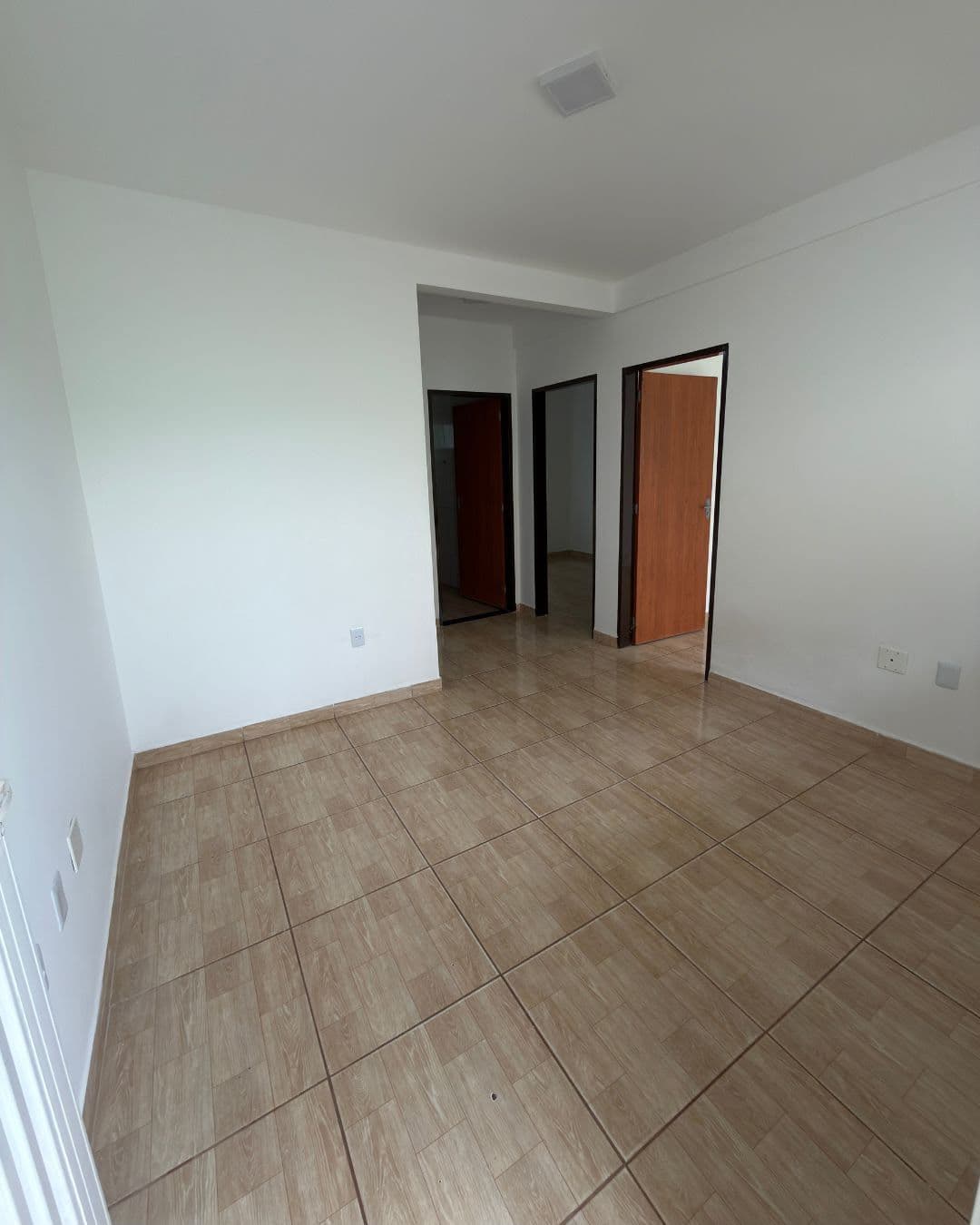 Sala do apartamento térreo.